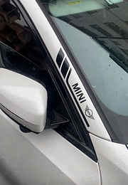 Naklejki z logo samochodu