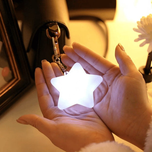 Świecący brelok z czujnikiem dotyku